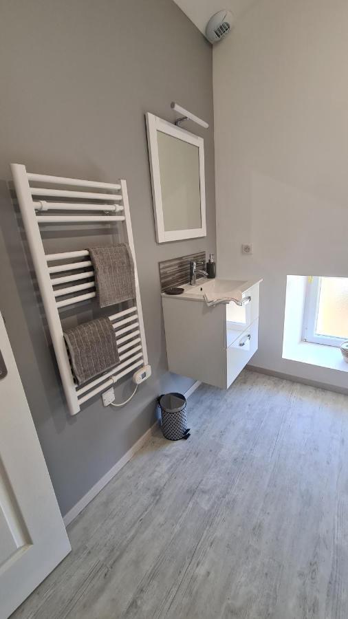 La Grange De Karine Et Philippe Lägenhet La Clisse Exteriör bild